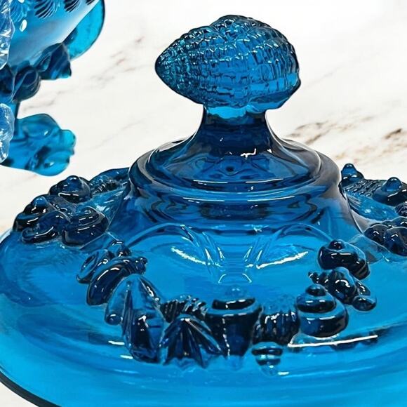 WESTMORELAND ARGONAUT SHELL & DOLPHIN TEAL BlueFOOTED GLASS CANDY DISH W/ Lid - Picture 7 of 15